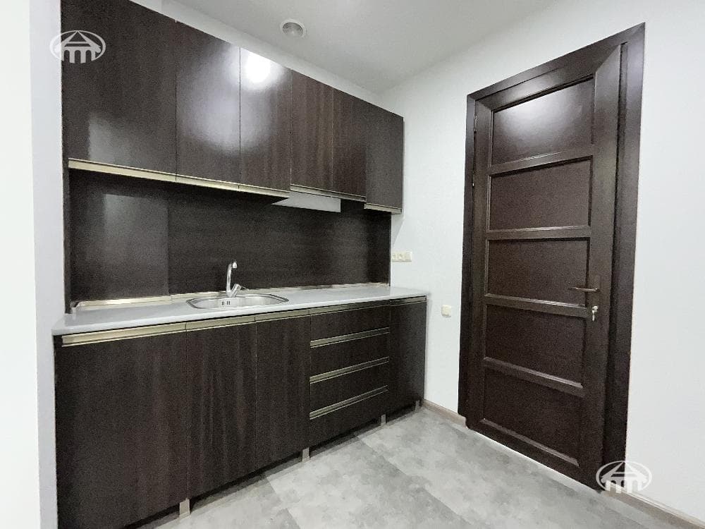 Office · 190 m² · Kentron