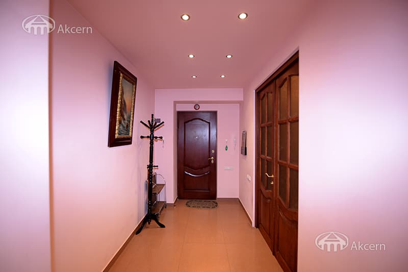 Квартира · 2 комн. · 72 м² · Кентрон