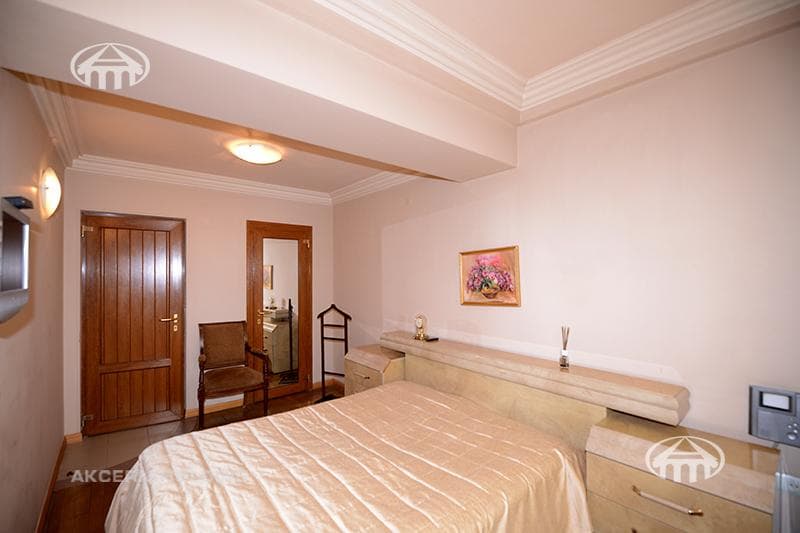Apartment · 6 rooms · 134 m² · Kentron