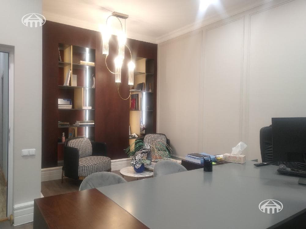 Office · 76 m² · Kentron