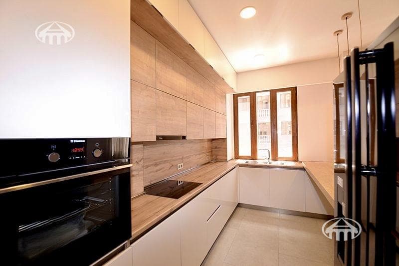 Квартира · 3 комн. · 104 м² · Арабкир