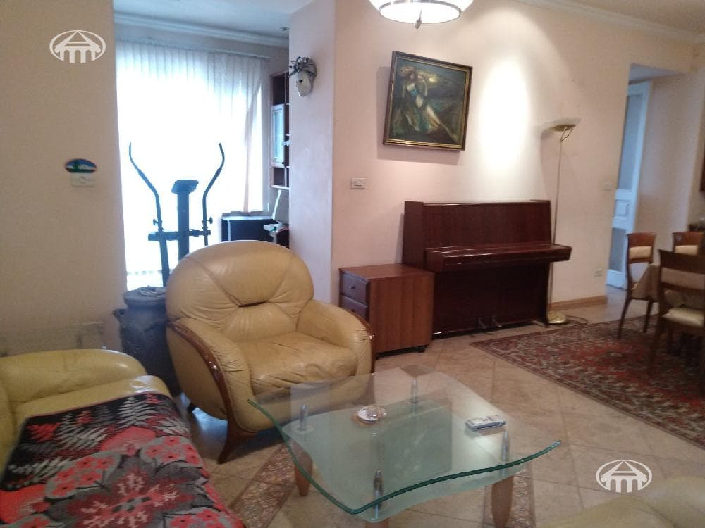 Квартира · 3 комн. · 107 м² · Кентрон