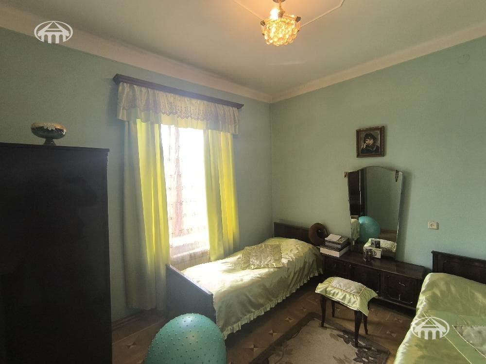 Дом · 6 комн. · 376 м² · Аван