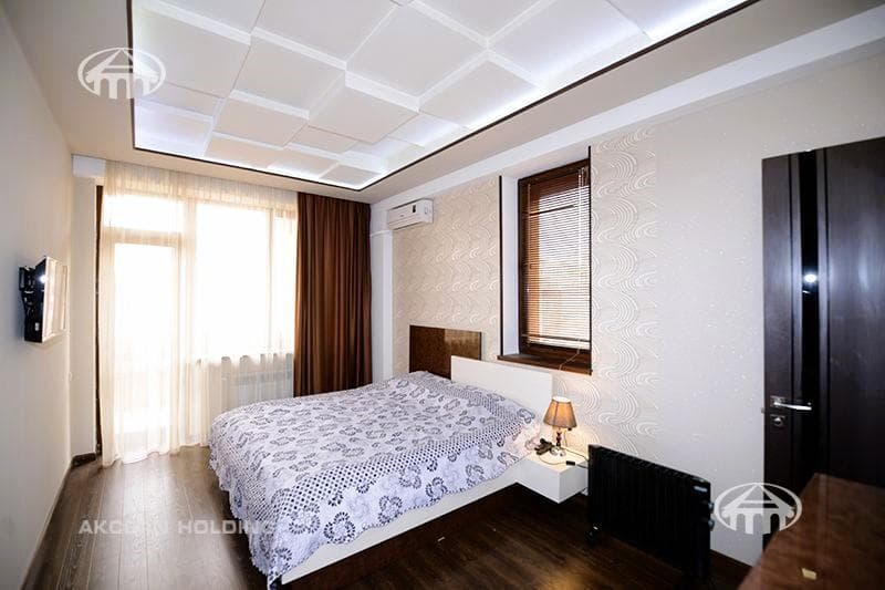 Apartment · 3 rooms · 145 m² · Kentron
