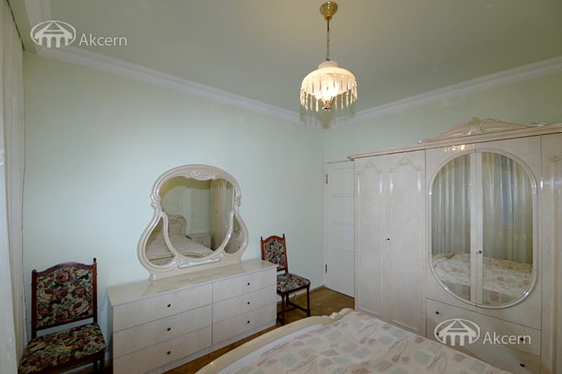 Квартира · 2 комн. · 70 м² · Кентрон