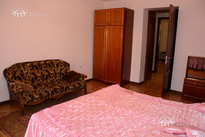 Квартира · 3 комн. · 94 м² · Кентрон