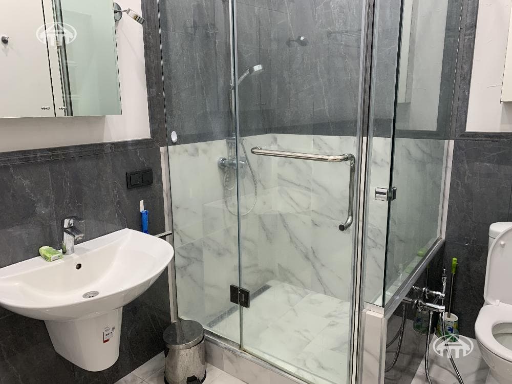 Apartment · 2 rooms · 77 m² · Kentron