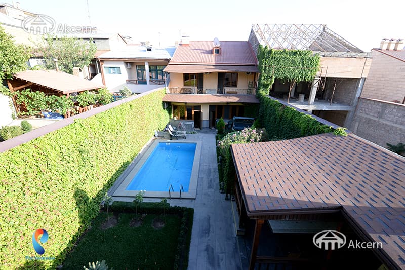 House · 6 rooms · 280 m² · Arabkir