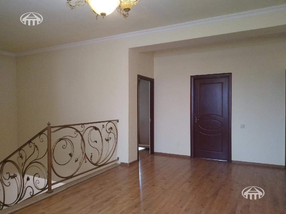 Mansion · 5 rooms · 243 m² · Ajapnyak