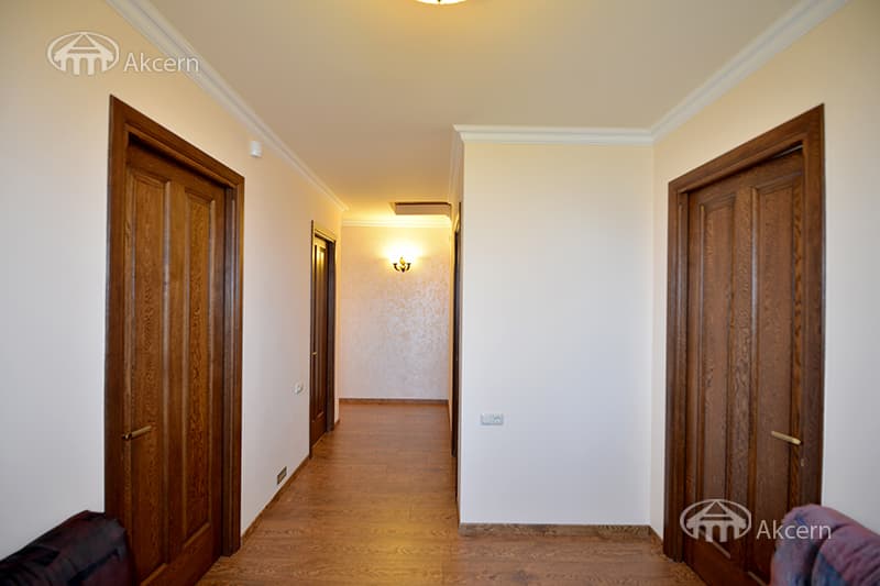 Особняк · 4 комн. · 200 м² · Дзорахпюр