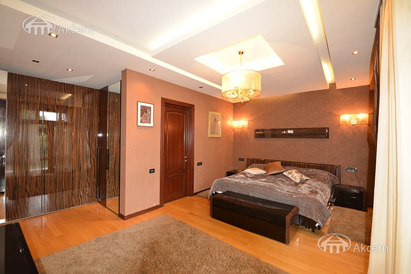 Mansion · 5 rooms · 745 m² · Arabkir