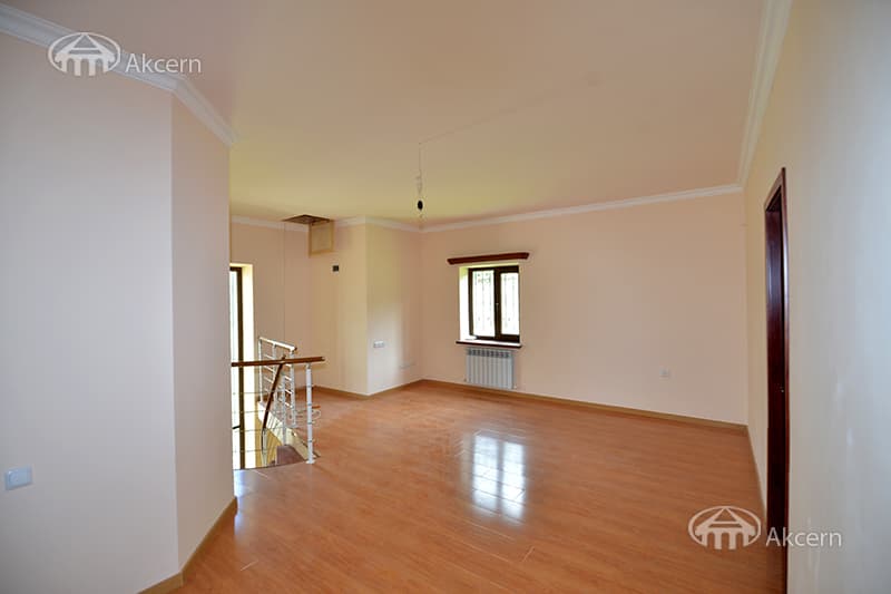 Загородный дом · 5 комн. · 249 м² · Раздан