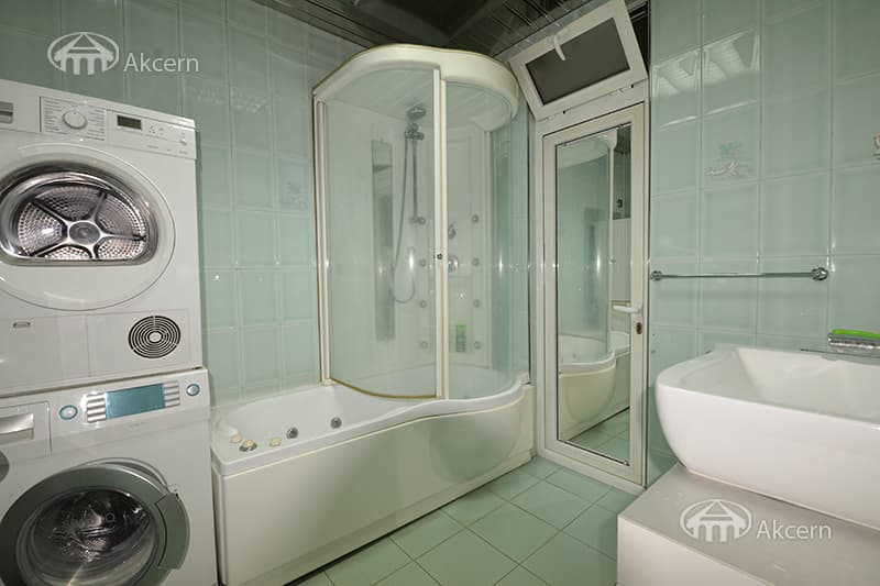 Квартира · 3 комн. · 112 м² · Кентрон