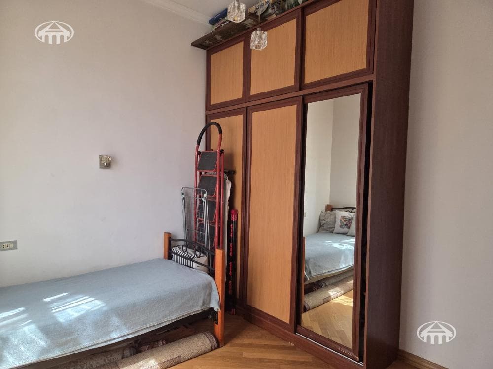Квартира · 4 комн. · 122 м² · Кентрон
