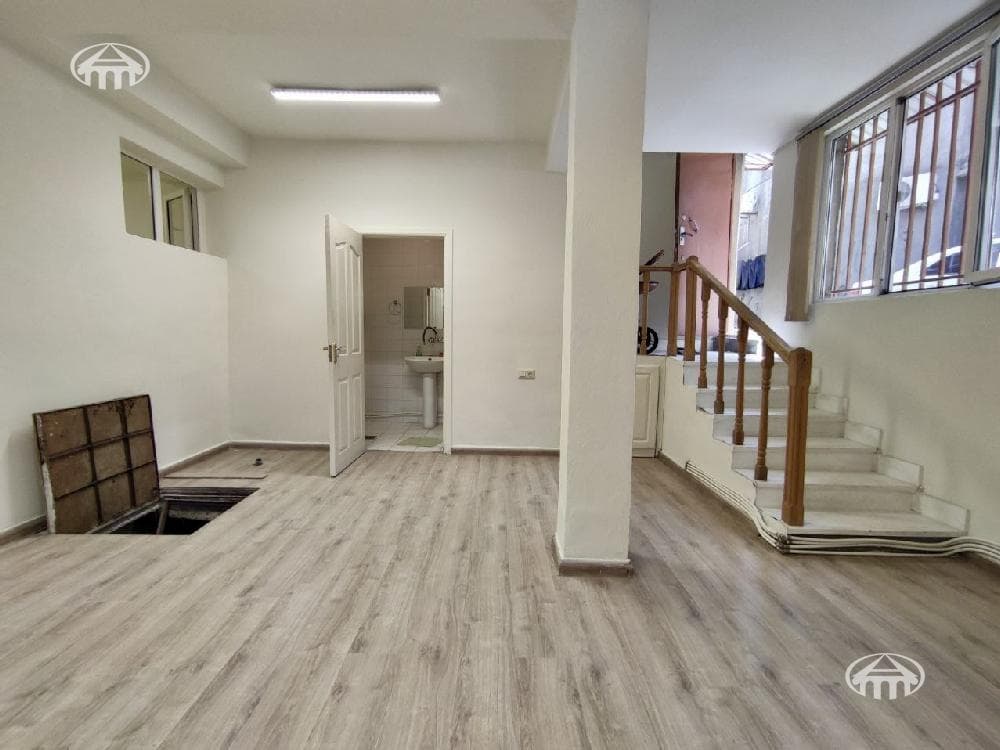 Office · 64 m² · Kentron