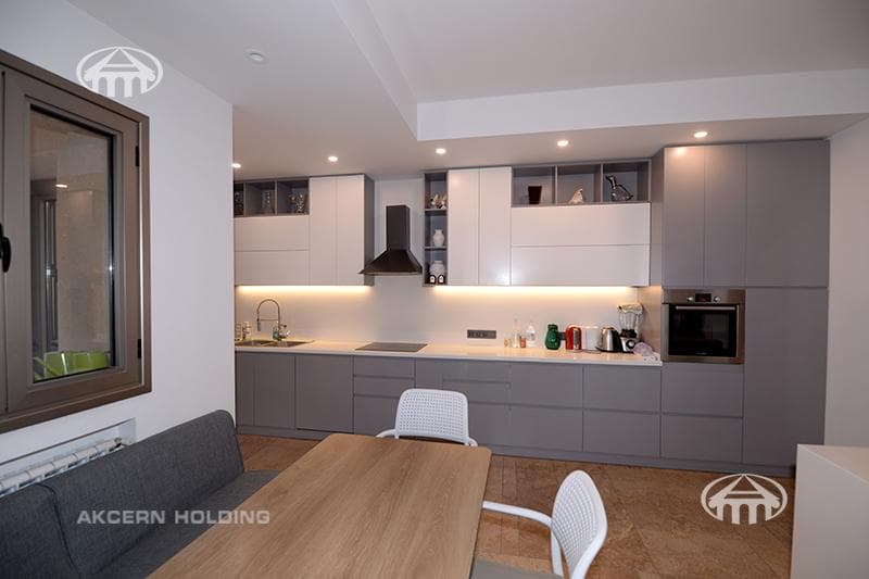 Квартира · 4 комн. · 176 м² · Кентрон