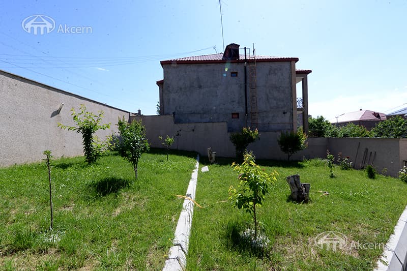 Mansion · 6 rooms · 280 m² · v. Arinj