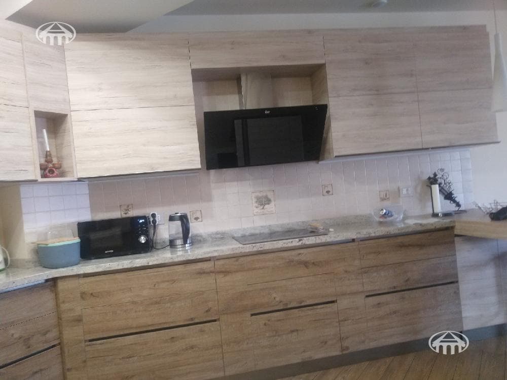 Квартира · 3 комн. · 140 м² · Кентрон