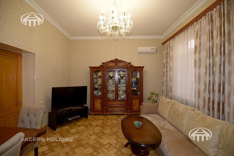 Mansion · 5 rooms · 203 m² · Kentron