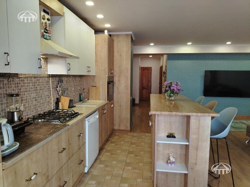 Apartment · 3 rooms · 83 m² · Ajapnyak