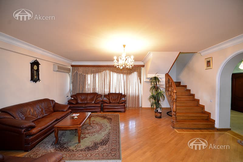Apartment · 6 rooms · 234 m² · Arabkir