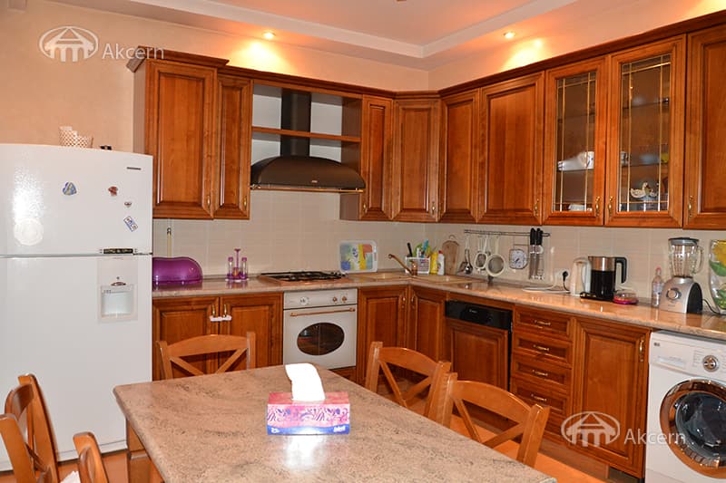 Apartment · 4 rooms · 124 m² · Kentron