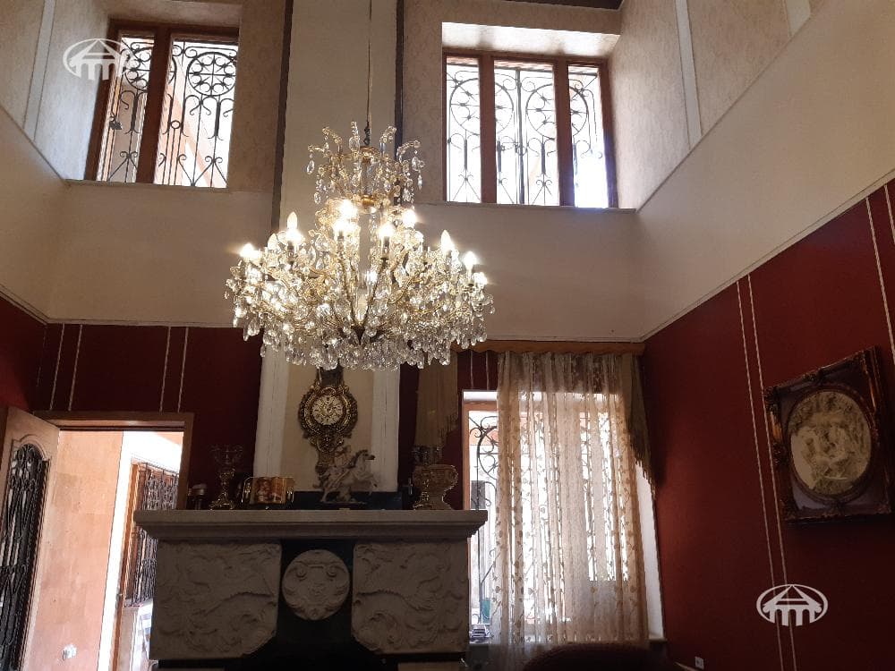 House · 7 rooms · 774 m² · Kanaker-Zeytun