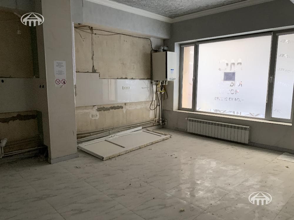 Խանութ · 606 մ² · Կենտրոն