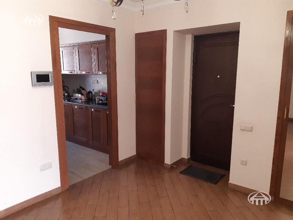 Квартира · 4 комн. · 135 м² · Кентрон