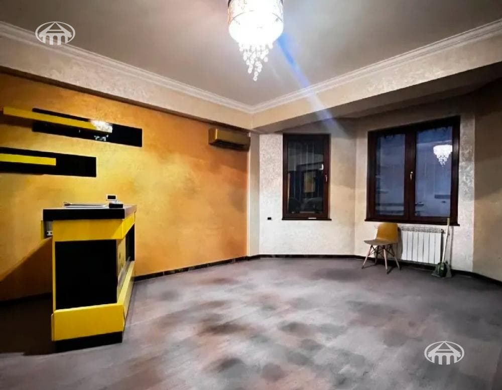 Квартира · 4 комн. · 147 м² · Кентрон
