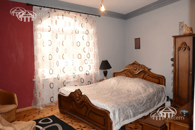 Mansion · 7 rooms · 560 m² · Kentron