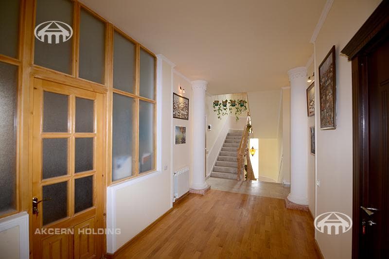 Mansion · 8 rooms · 390 m² · Arabkir