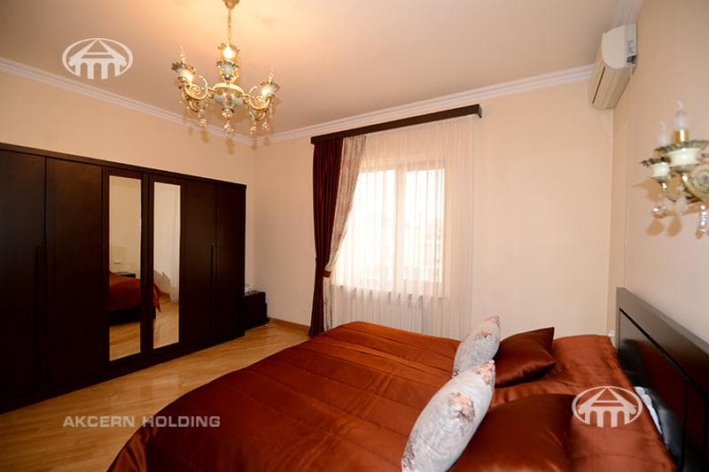 Особняк · 9 комн. · 650 м² · Аджапняк