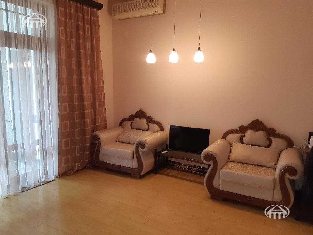 Дом · 5 комн. · 392 м² · Кентрон