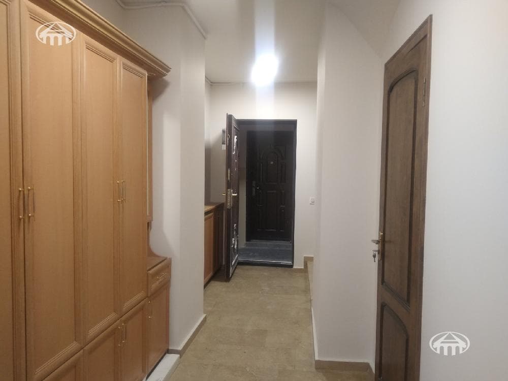 Office · 183 m² · Kentron