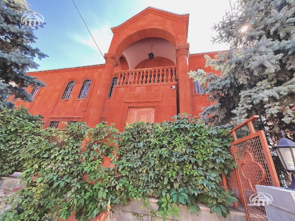 Mansion · 680 m² · Arabkir
