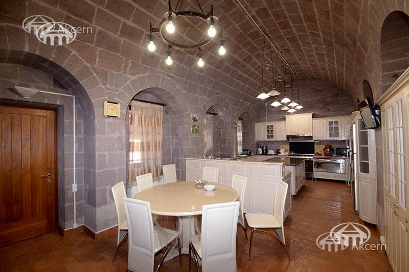 Особняк · 9 комн. · 521 м² · Прошян