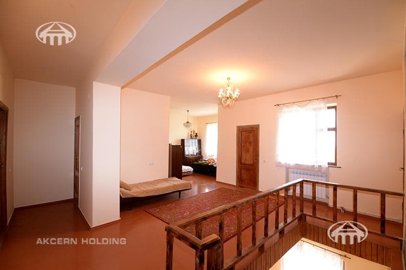 Առանձնատուն · 6 սեն. · 290 մ² · Բյուրական