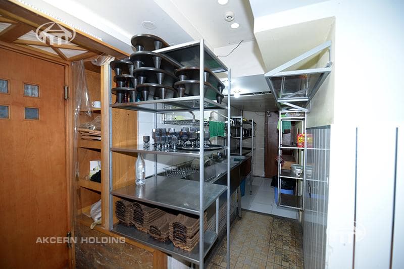 Restaurant · 497 m² · Kentron