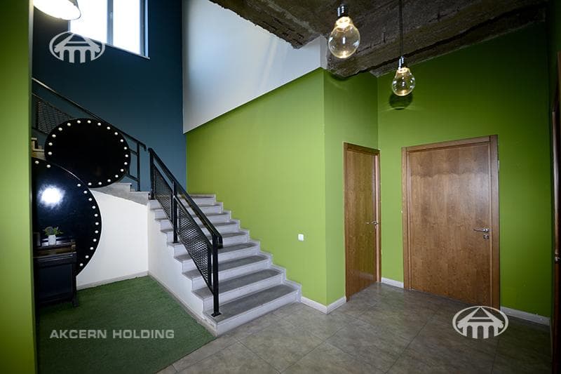 Office · 660 m² · Kentron
