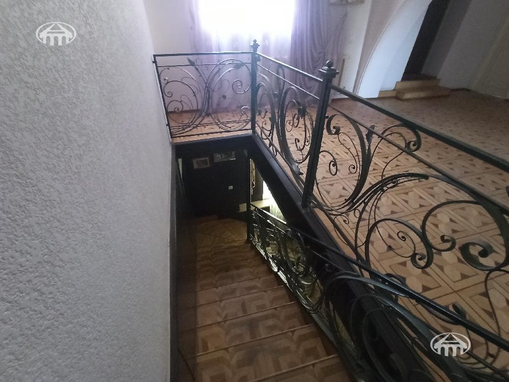 House · 8 rooms · 459 m² · Nor Nork