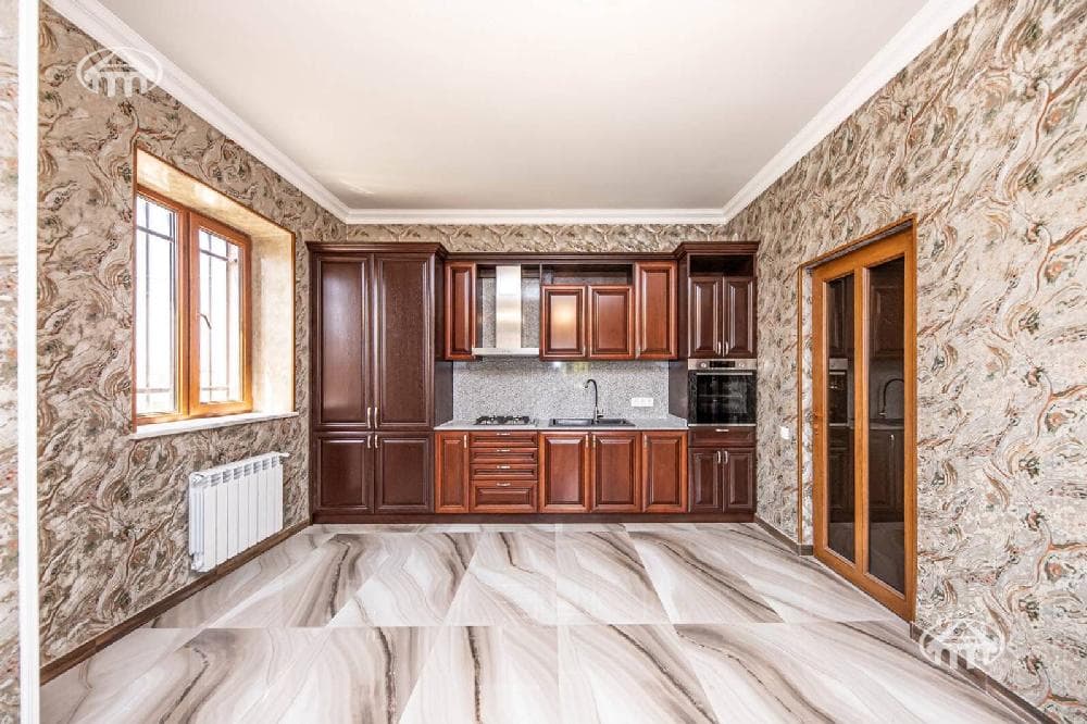 Mansion · 5 rooms · 367 m² · Nor Erznka
