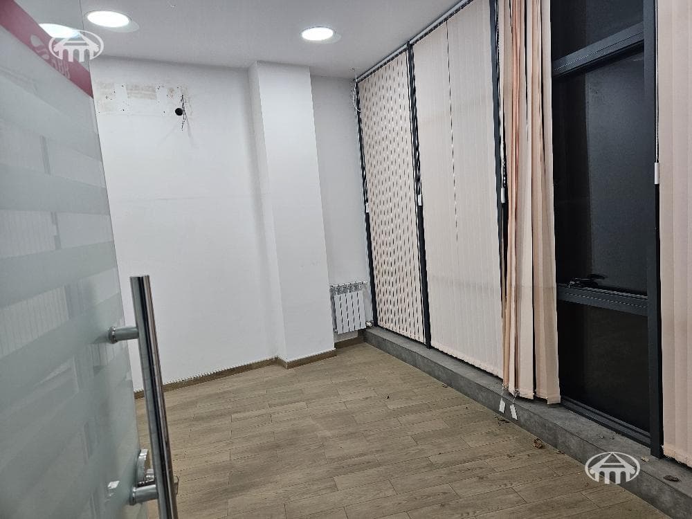 Retail · 210 m² · Nor Nork