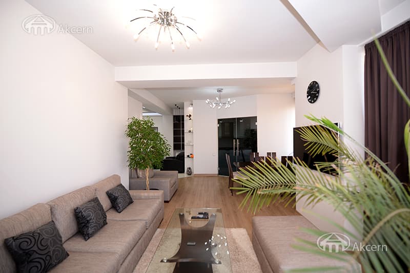 Квартира · 3 комн. · 100 м² · Кентрон