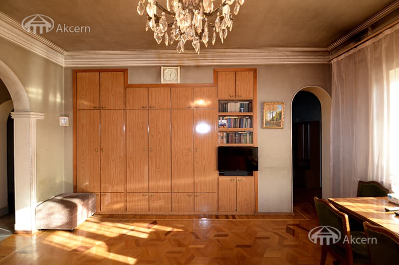 Дом · 7 комн. · 557 м² · Кентрон