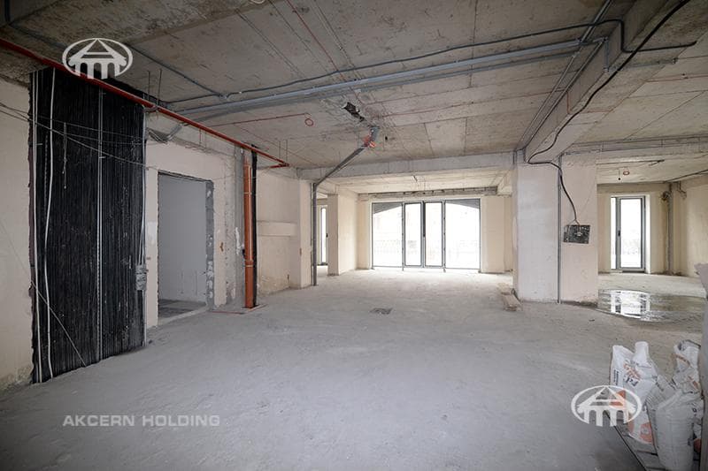 Retail · 305 m² · Kanaker-Zeytun
