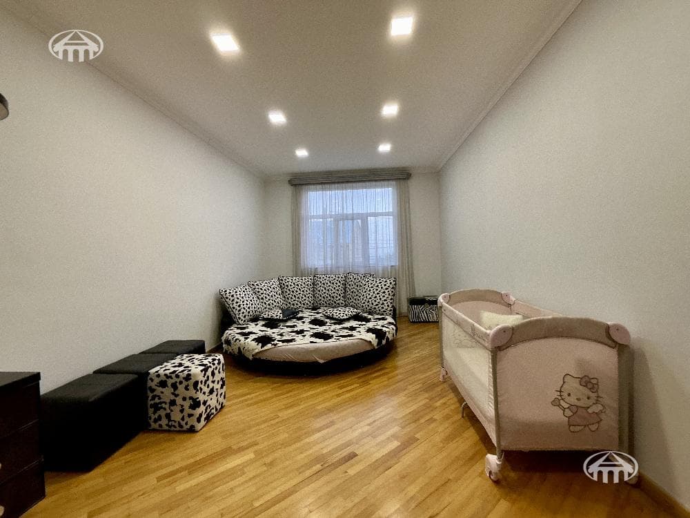 Особняк · 5 комн. · 324 м² · Джрвеж