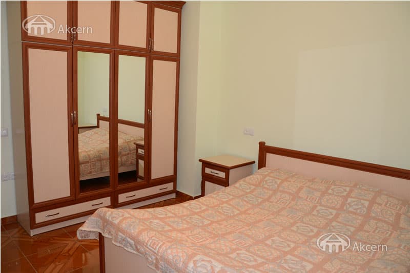 Apartment · 3 rooms · 91 m² · Kentron
