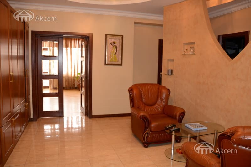 Квартира · 4 комн. · 146 м² · Арабкир