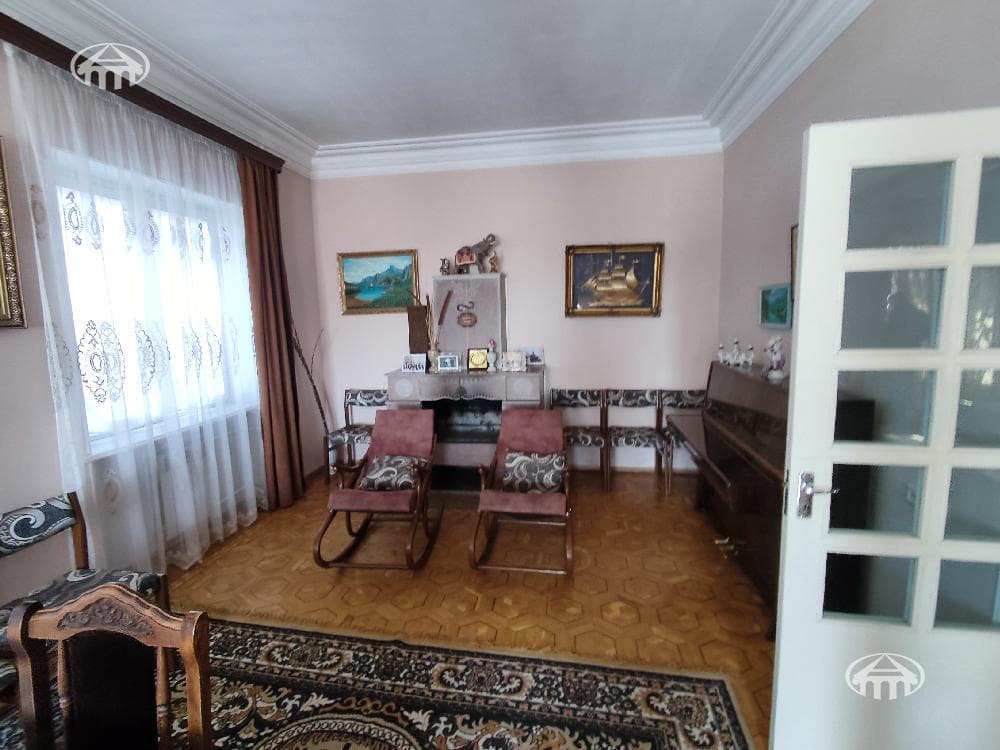 Особняк · 5 комн. · 600 м² · Аджапняк